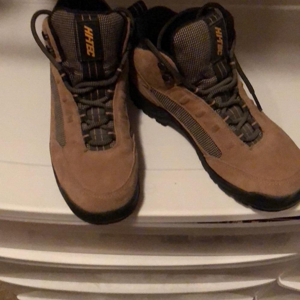 Women’s hiking ankle boots